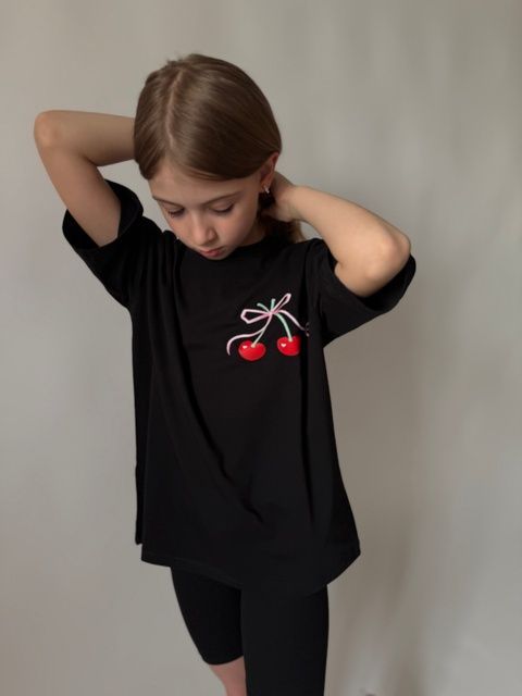 Enia.kids Футболка PRO &ldquo;Вишеньки&rdquo; TSKL0623BLK, 116, чорний TSKL0623BLK фото